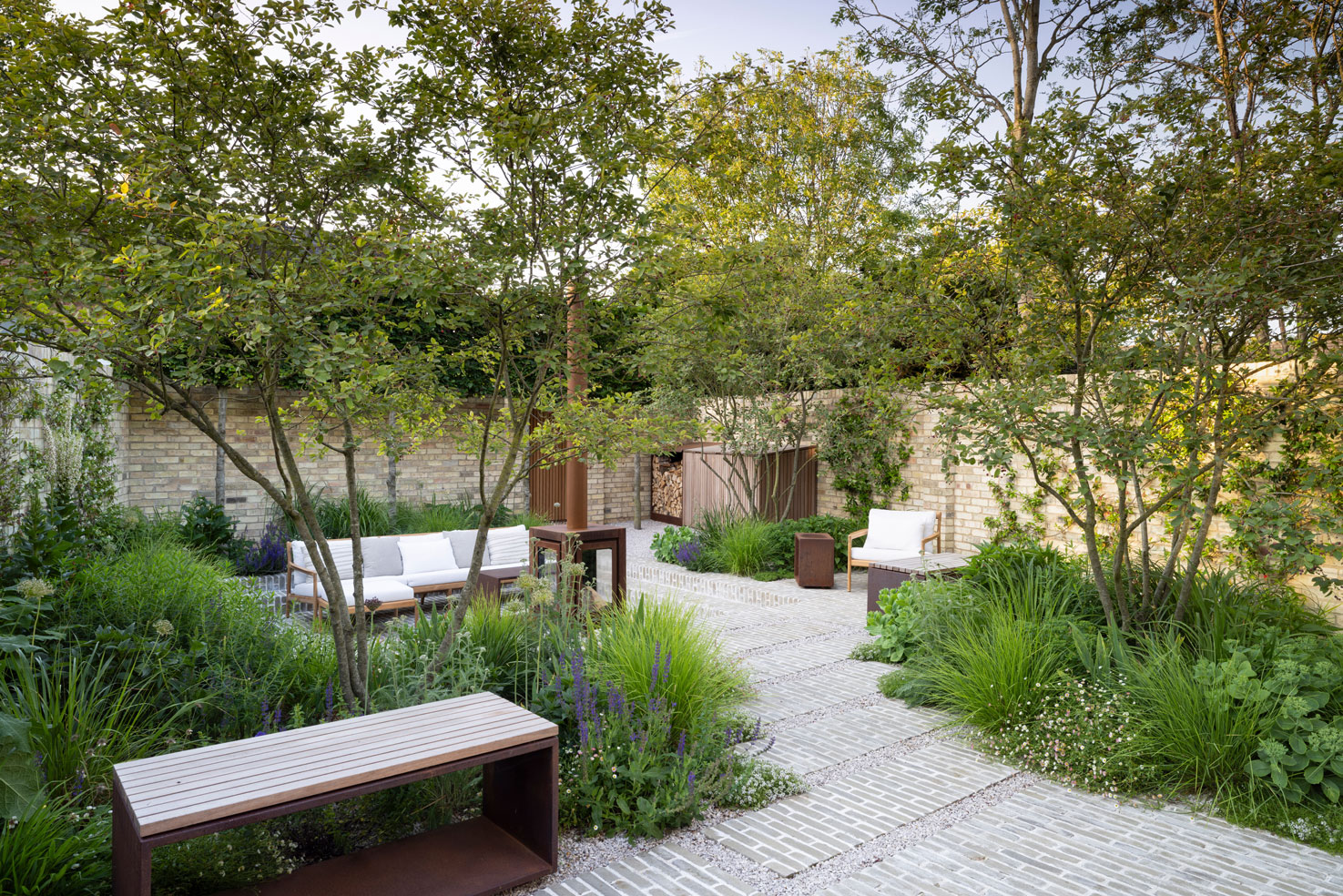 Colm Joseph Cambridge courtyard garden design